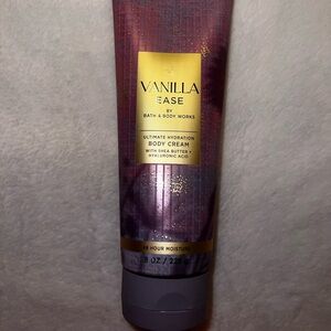 bath and body works - vanilla ease 

brand new